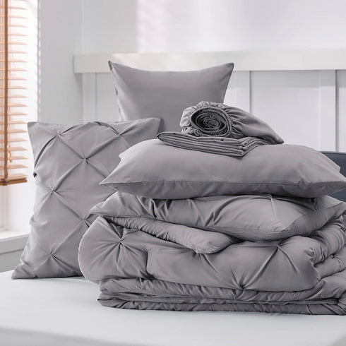 Marquis Luxurious Pinch Pleated Winter Comforter With  Pillow Shams